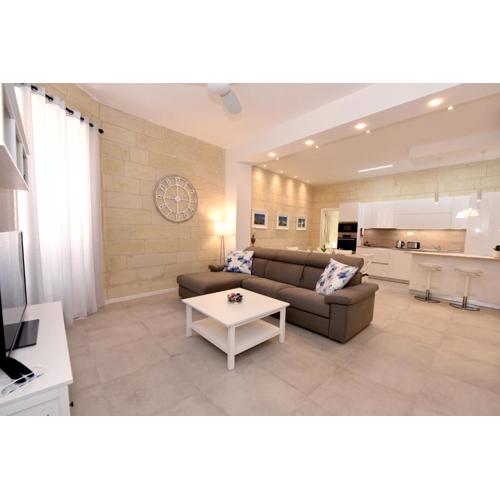 Luxury Maisonette