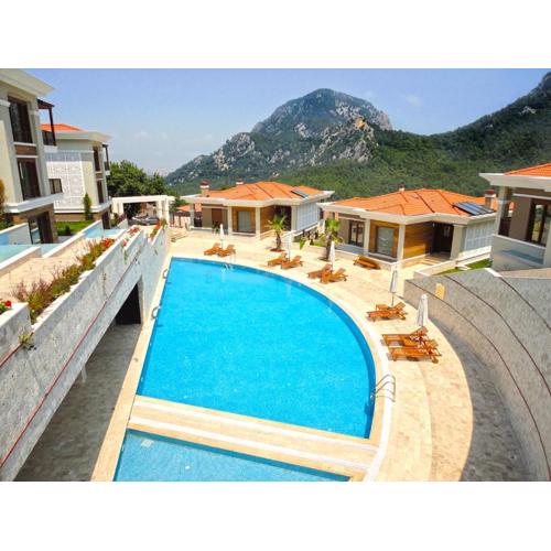 Luxury Mountain Villa 15 Minutes to Sea