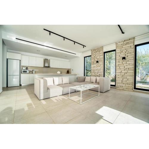 Luxury Oasis Villa