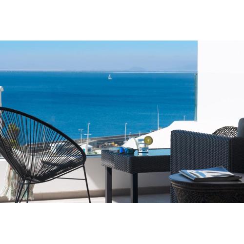 Luxury Ocean View Retreat 2bedroom APT with Jacuzzi