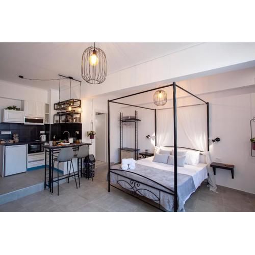 Luxury One Bedroom Aristophanes Apartment