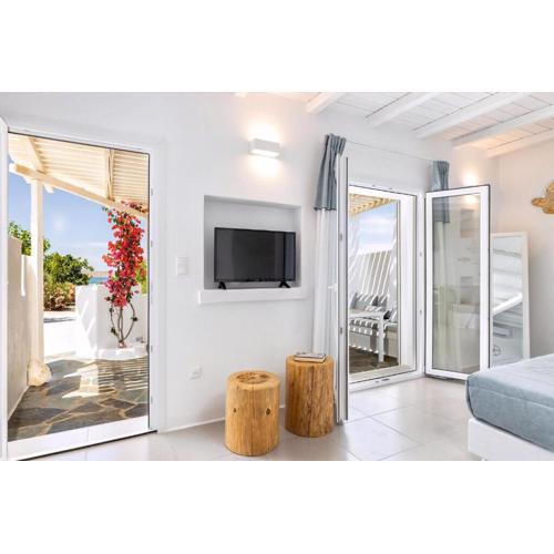 Luxury Paros Villa 1 Bedroom The Cobble Suite Private Jacuzzi Private Terrace Naousa