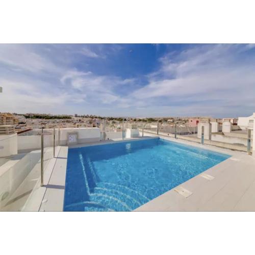 Luxury Penthouse - Rooftop Pool - 100m to the Sea