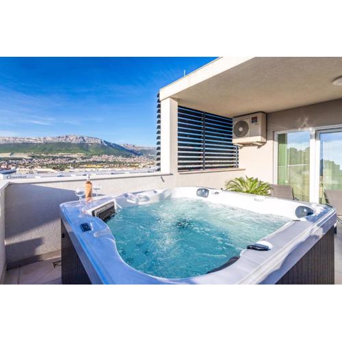 Luxury penthouse Papic with jacuzzi & the view