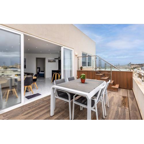 Luxury Penthouse with Pool and Seaview in Ta Xbiex Malta
