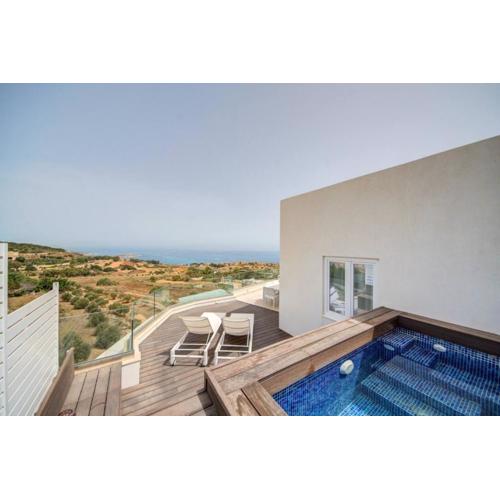Luxury Penthouse with private pool and sea views, sleeps 6