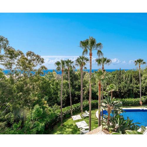 LUXURY PENTHOUSE WITH SEA VIEWS IN MARBELLA GOLDEN MILE, Puente Romano Area