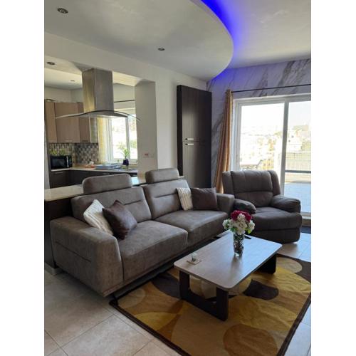 Luxury Penthouse with Stunning Views, Spacious Balcony & Prime Central Location