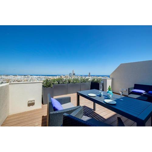 Luxury Penthouse with Terrace and Views