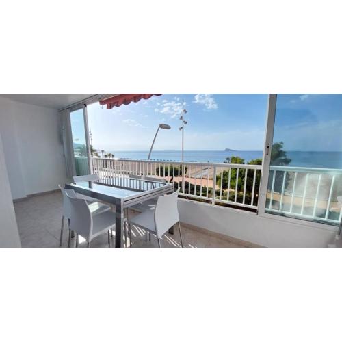 Luxury Primerísima Línea Playa Poniente Benidorm con 6,5 mts de Vistas Frontales al mar y Parking