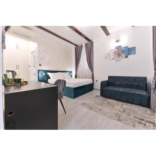 Luxury Rooms \