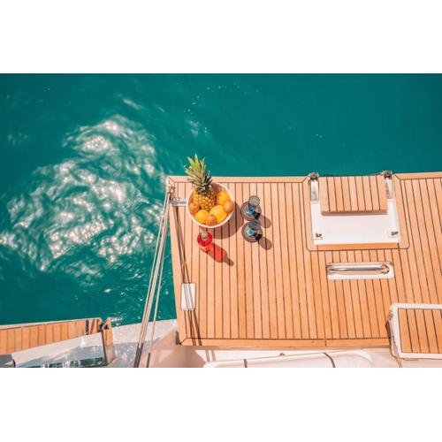 Luxury Sailing Cruises in Athens with Traditional Greek Cuisine and Drinks