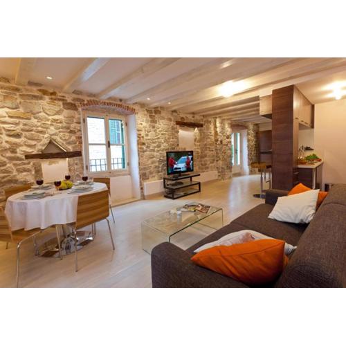 Luxury San Giovanni Apartment 2