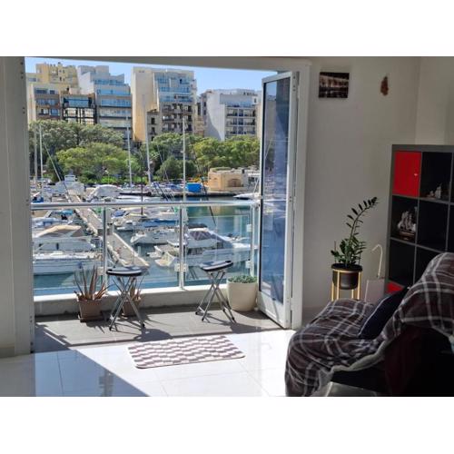 Luxury Seafront Apartment 3BR Ta Xbiex