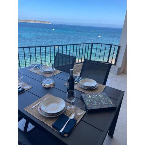 Luxury Seafront Apartment with Panoramic Views- Ghadira, Mellieha Bay