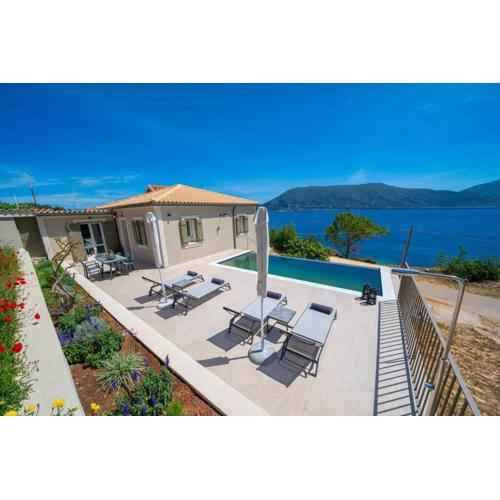Luxury Seafront Villa Liberty with pool in Fiskardo