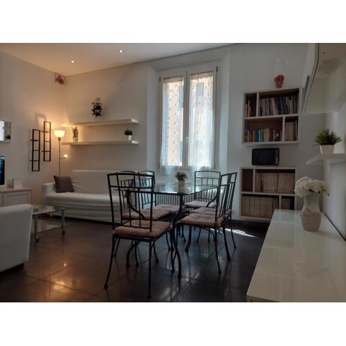 LUXURY STATION APARTMENT