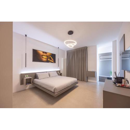 Luxury Station Suite