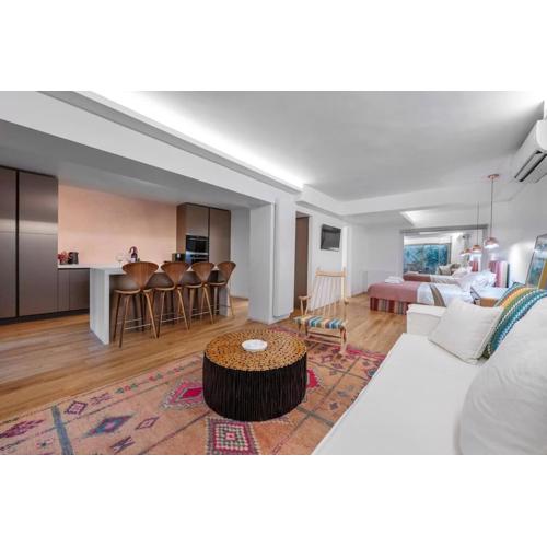 Luxury stay with garden, US embassy
