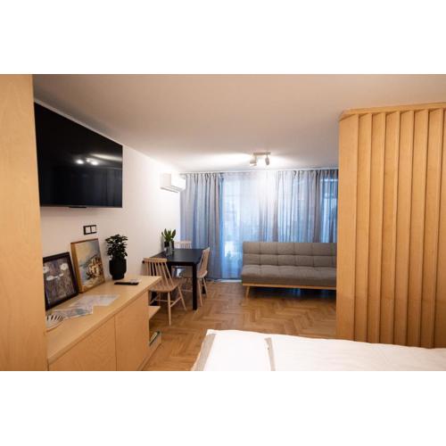 Luxury studio 12-4