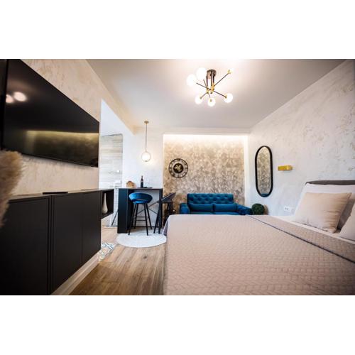 Luxury Studio Apartment with Terrace