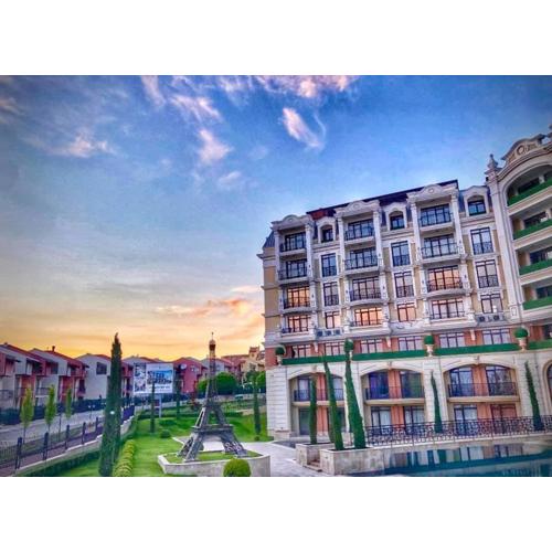 Луксозно студио на метри от плажа Свети влас/Luxury studio meters from the beach in Saint Vlas