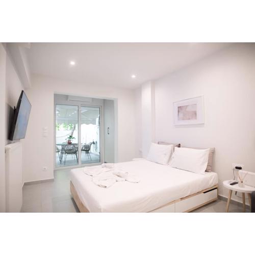 Luxury Studio with Garden next to Acropolis