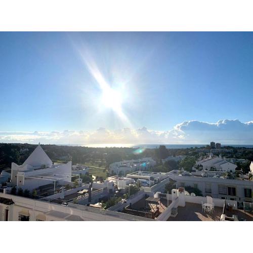Luxury Townhouse Sea Views 10 Min from Puerto Banus
