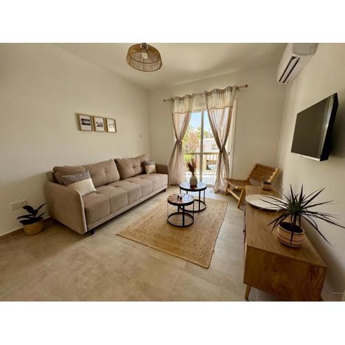 Luxury two bed Kato Pafos flat