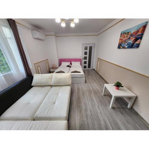 luxury two bedroom Crown Apartament