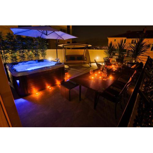 Luxury Urban Villa Apartments With Jacuzzi
