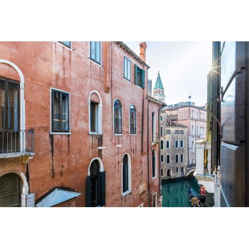 Luxury Venetian Rooms