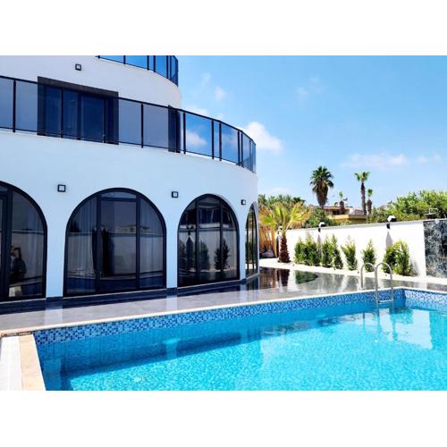 Luxury villa imperial