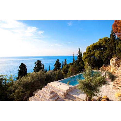 Luxury Villa in Agios Nikitas