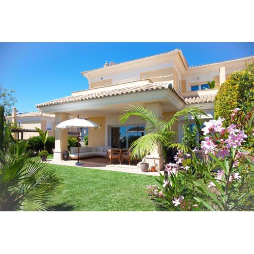 Luxury Villa in Marbella, Sea & Golf Views, Fully Renovated 2025, private Garden, 5 min to Beach