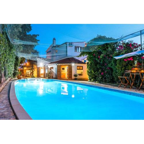 Luxury Villa in Rogoznica with Pool