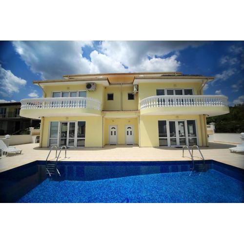 Luxury Villa Italiana with LargePanoramicSeaview and Private Pool