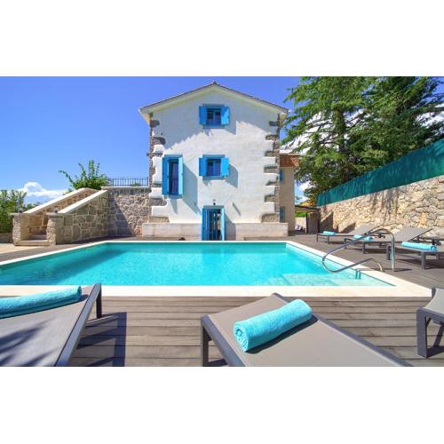 Luxury Villa Ive With Heated Pool, Finnish Sauna, Infrared Sauna, Pet Friendly