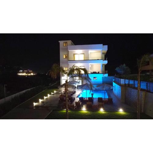 Luxury Villa JO-AN