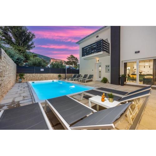 Luxury Villa Magic with swimming pool