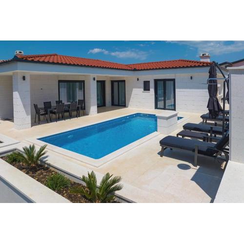Luxury Villa Mariva with heated pool