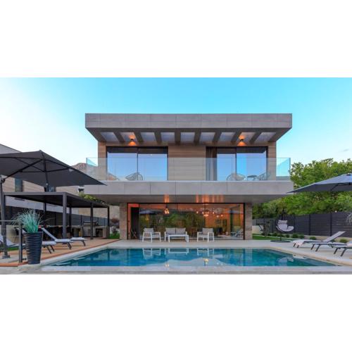 Luxury Villa Pearl 2 with infinity pool