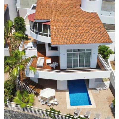 Luxury Villa Taoro with private heated pool