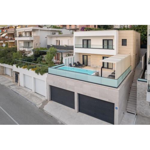 Luxury villa with a swimming pool Makarska - 23218