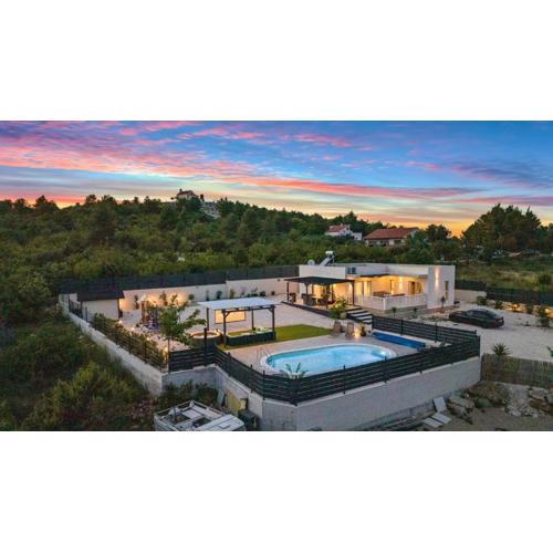 Luxury villa with a swimming pool Sibenik - 21484