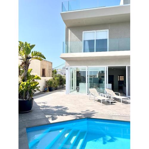 Luxury Villa with Private Pools by ArcoBnb