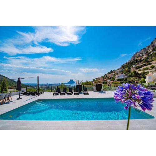 Luxury Villa with Stunning Mediterranean and Calpe