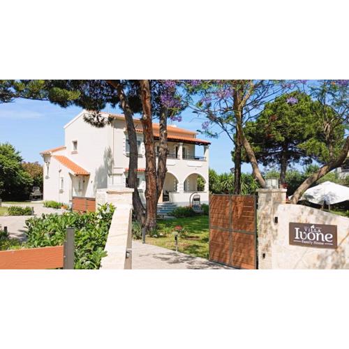 Luxury Villa \