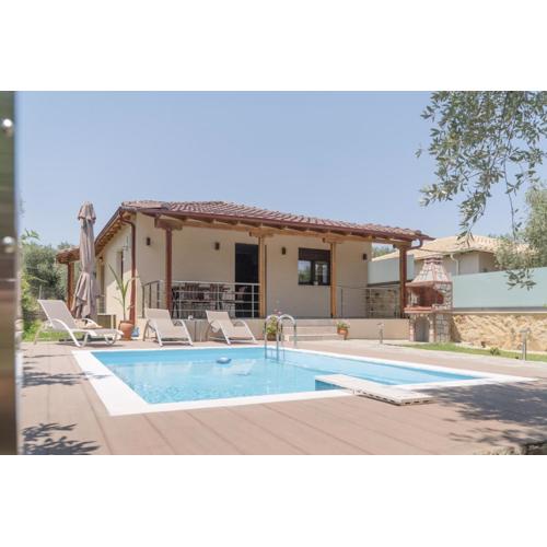 LUXURY VILLAS ELENI STEFI