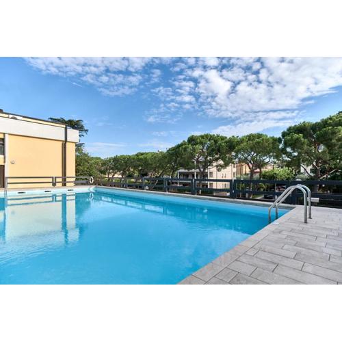 Lydie apt. exclusive holigarda